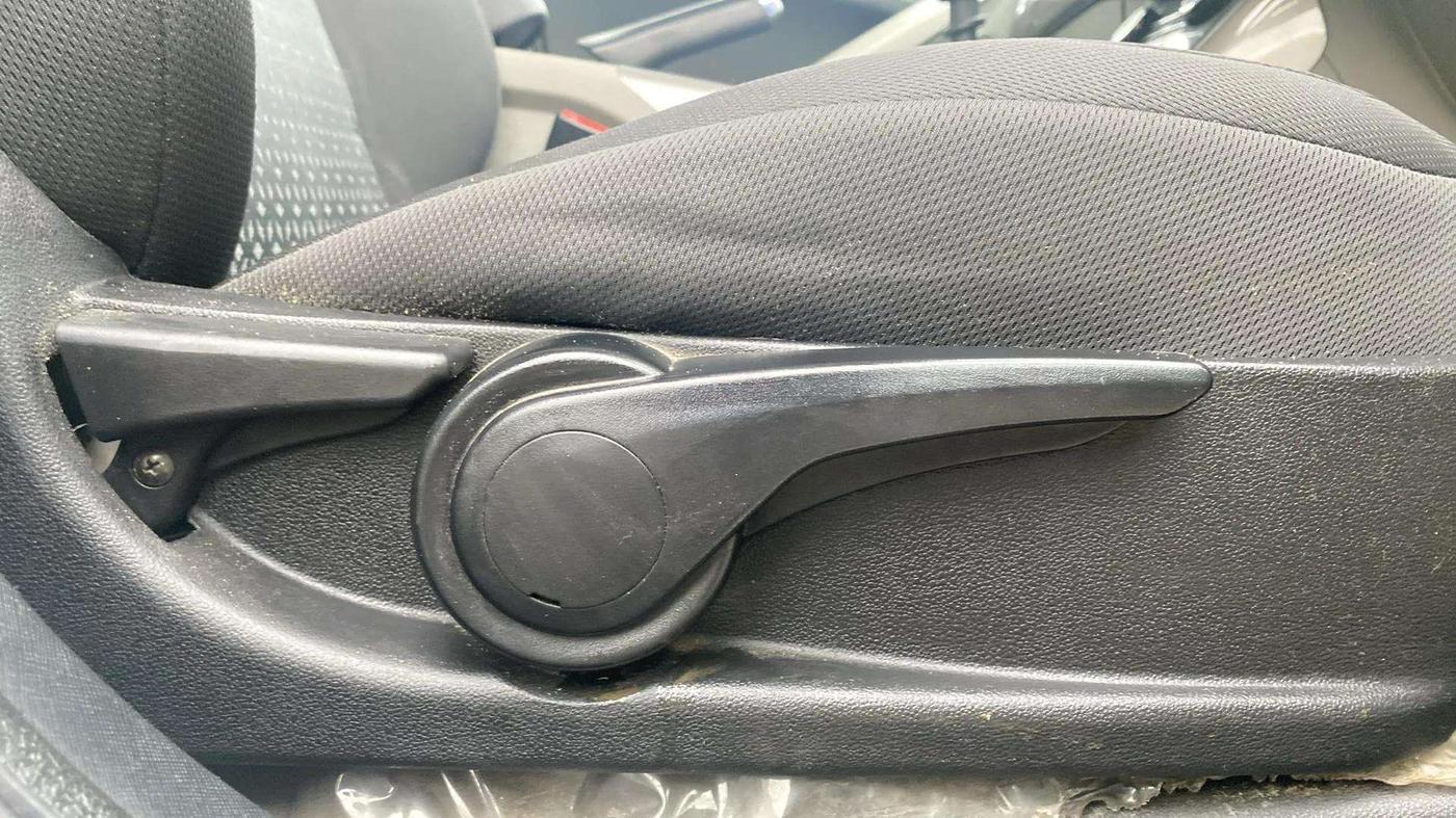2018 Tata NEXON XZ PLUS DIESEL, Diesel, Manual, 1,17,133 km, Driver Side Adjustment Panel