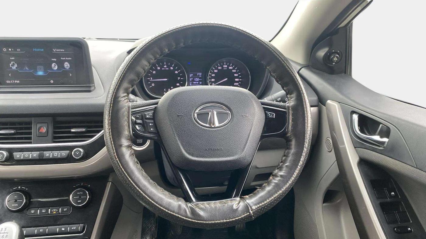 2018 Tata NEXON XZ PLUS DIESEL, Diesel, Manual, 1,17,133 km, Steering Wheel Close Up