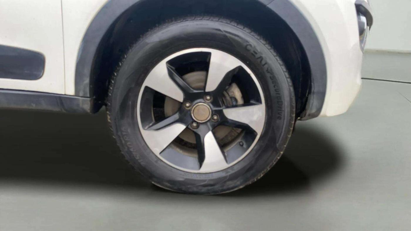2018 Tata NEXON XZ PLUS DIESEL, Diesel, Manual, 1,17,133 km, Right Front Wheel