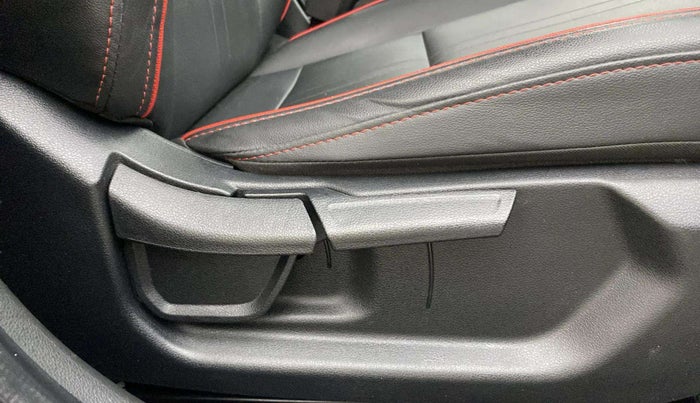 2022 Hyundai NEW I20 N LINE N8 1.0 TURBO GDI IMT, Petrol, Manual, 56,032 km, Driver Side Adjustment Panel