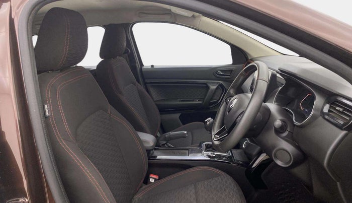 2022 Renault Kiger RXZ MT, Petrol, Manual, 27,727 km, Right Side Front Door Cabin