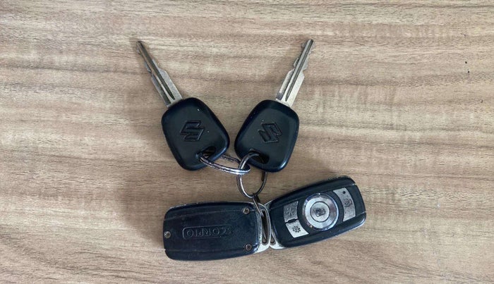 2016 Maruti Alto K10 VXI, Petrol, Manual, 60,130 km, Key Close Up