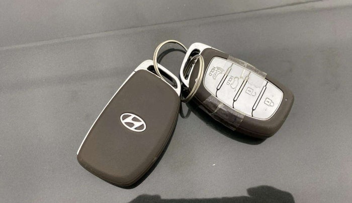 2020 Hyundai VENUE SX PLUS 1.0 TURBO DCT, Petrol, Automatic, 58,471 km, Key Close Up