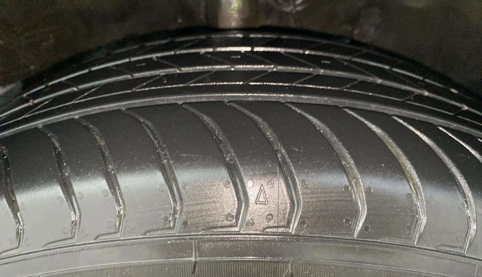 2020 Hyundai VENUE SX PLUS 1.0 TURBO DCT, Petrol, Automatic, 58,471 km, Right Front Tyre Tread