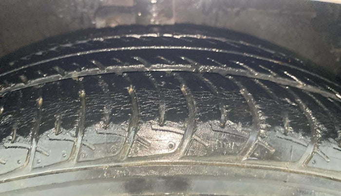 2016 Maruti Celerio VXI AMT, Petrol, Automatic, 57,528 km, Right Front Tyre Tread