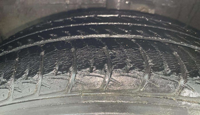 2016 Maruti Celerio VXI AMT, Petrol, Automatic, 57,528 km, Left Front Tyre Tread
