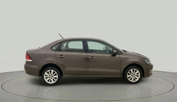2015 Volkswagen Vento HIGHLINE 1.6 MPI, Petrol, Manual, 56,275 km, Right Side View