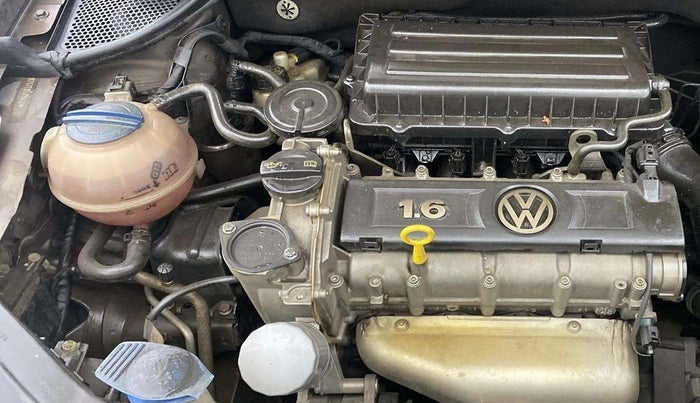 2015 Volkswagen Vento HIGHLINE 1.6 MPI, Petrol, Manual, 56,275 km, Engine View - Right