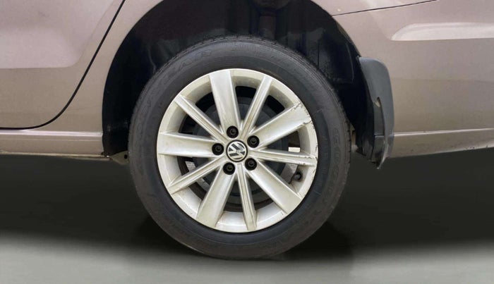2015 Volkswagen Vento HIGHLINE 1.6 MPI, Petrol, Manual, 56,275 km, Left Rear Wheel