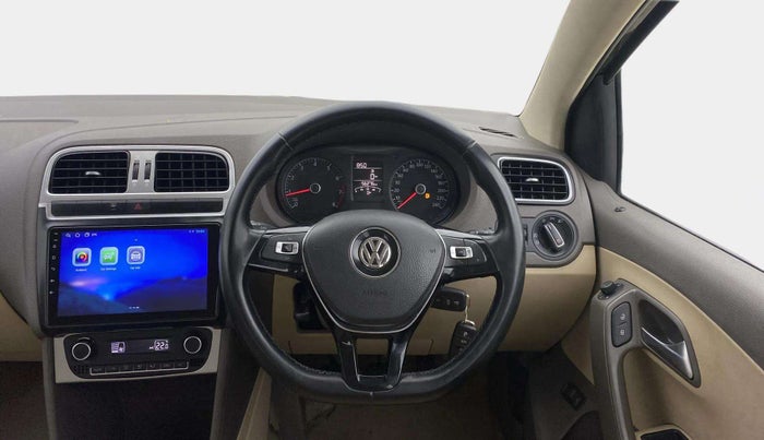 2015 Volkswagen Vento HIGHLINE 1.6 MPI, Petrol, Manual, 56,275 km, Steering Wheel Close Up