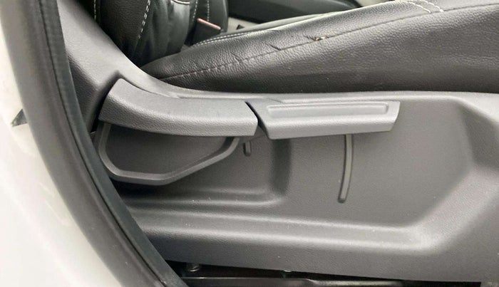 2023 Hyundai GRAND I10 NIOS SPORTZ 1.2 KAPPA VTVT, Petrol, Manual, 7,018 km, Driver Side Adjustment Panel