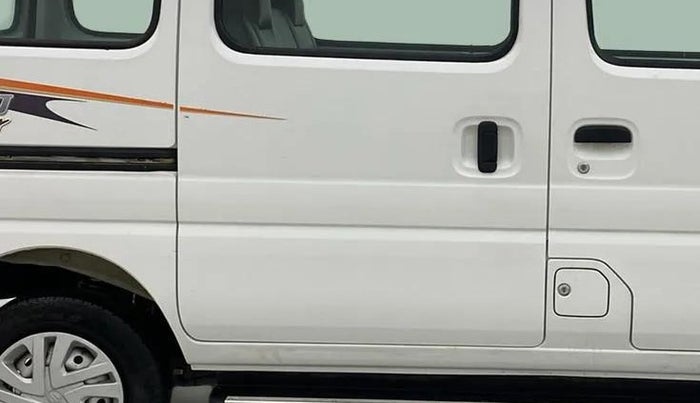 2023 Maruti Eeco 5 STR AC CNG, CNG, Manual, 23,377 km, RHS Rear Door
