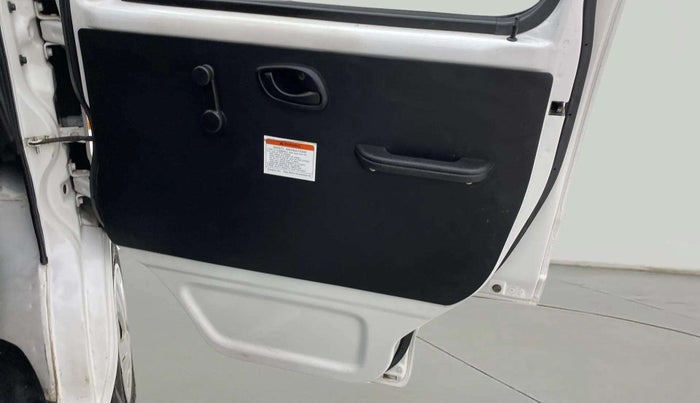 2023 Maruti Eeco 5 STR AC CNG, CNG, Manual, 23,377 km, Driver Side Door Panels Control