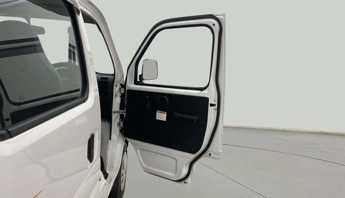 2023 Maruti Eeco 5 STR AC CNG, CNG, Manual, 23,377 km, RHS Front Door