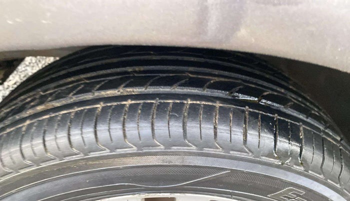 2012 Honda Brio V MT, Petrol, Manual, 85,598 km, Left Front Tyre Tread