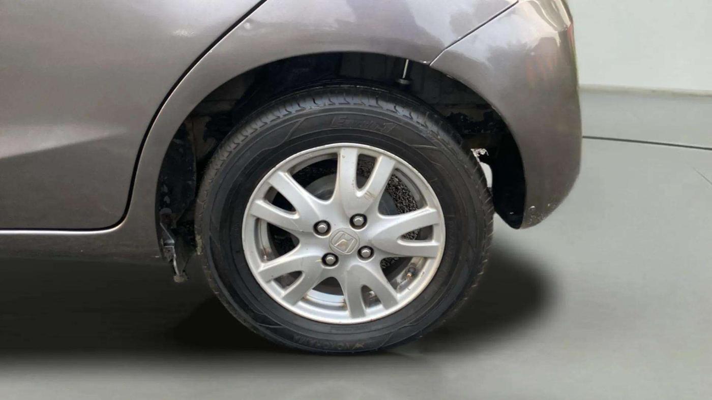 2012 Honda Brio V MT, Petrol, Manual, 85,598 km, Left Rear Wheel