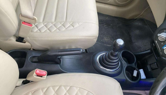 2012 Honda Brio V MT, Petrol, Manual, 85,598 km, Gear Lever