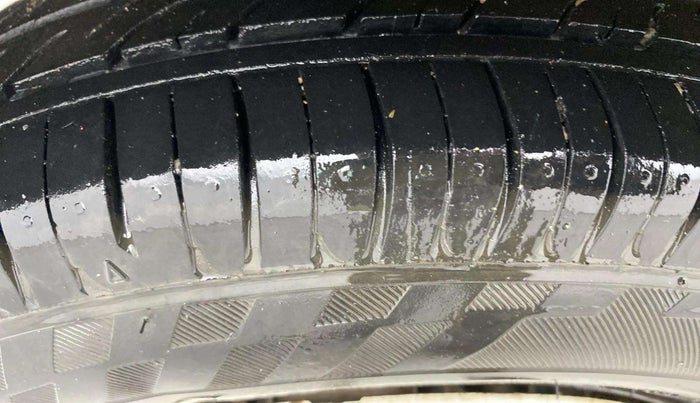 2016 Maruti Alto 800 VXI, Petrol, Manual, 68,115 km, Right Rear Tyre Tread
