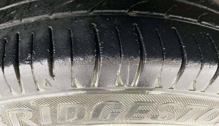 2016 Maruti Alto 800 VXI, Petrol, Manual, 68,115 km, Right Front Tyre Tread