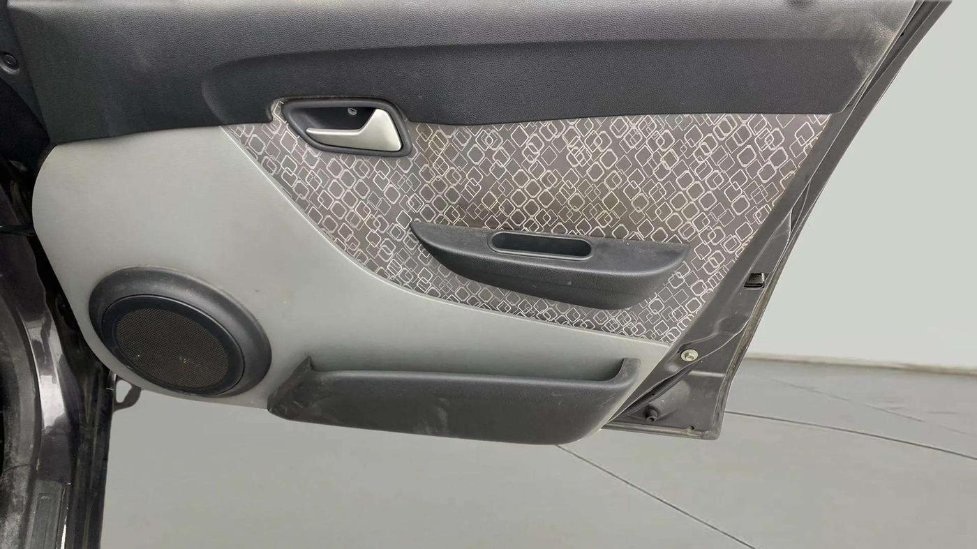2016 Maruti Alto 800 VXI, Petrol, Manual, 68,127 km, Driver Side Door Panels Control