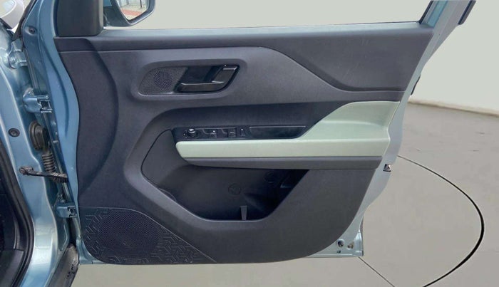 2022 Tata PUNCH ADVENTURE AMT, Petrol, Automatic, 12,820 km, Driver Side Door Panels Control
