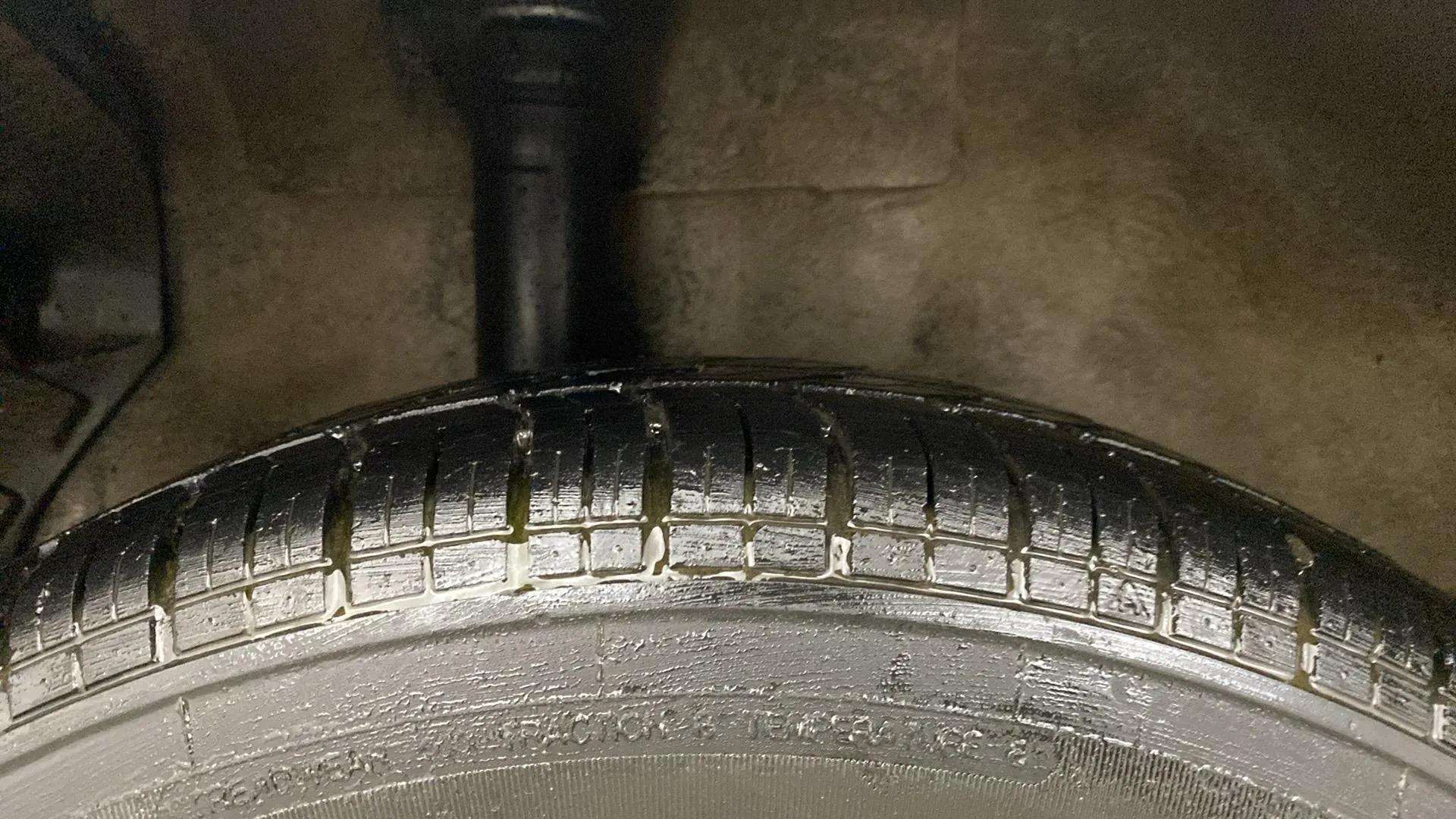 RHS-Rear-Tyre-Tread-19