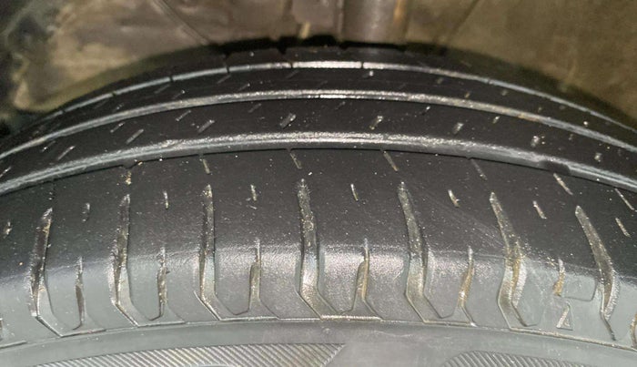 2020 Maruti Dzire VXI, Petrol, Manual, 84,669 km, Left Front Tyre Tread