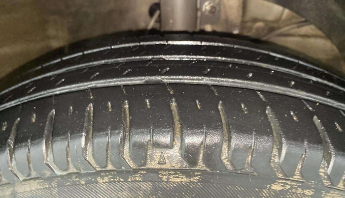 2020 Maruti Dzire VXI, Petrol, Manual, 84,669 km, Right Front Tyre Tread