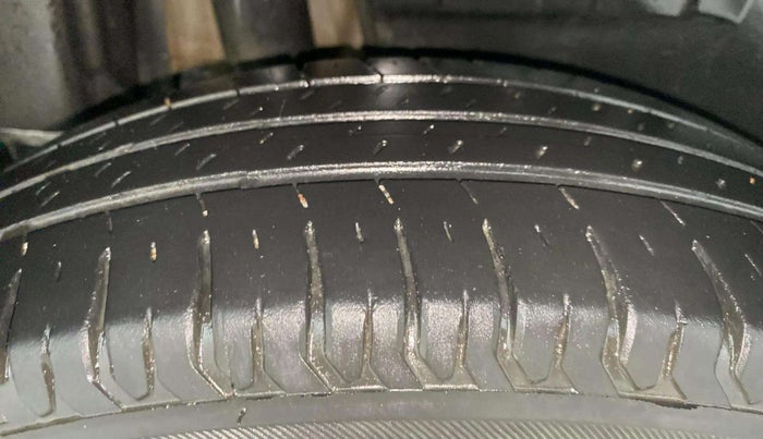 2020 Maruti Dzire VXI, Petrol, Manual, 84,669 km, Right Rear Tyre Tread