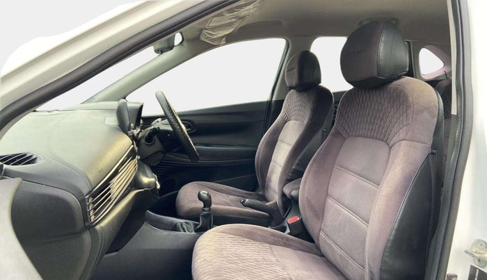 2021 Hyundai NEW I20 SPORTZ 1.2 MT, Petrol, Manual, 76,628 km, Right Side Front Door Cabin
