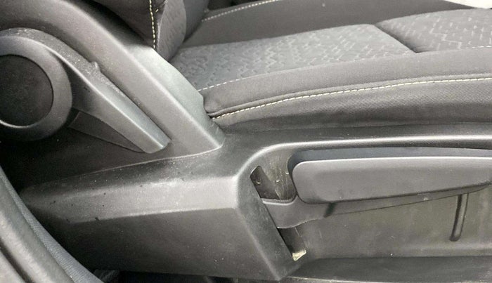 2024 Tata ALTROZ XZ CNG, CNG, Manual, 27,773 km, Driver Side Adjustment Panel