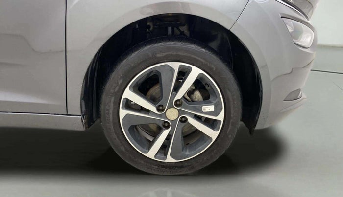 2024 Tata ALTROZ XZ CNG, CNG, Manual, 27,773 km, Right Front Wheel