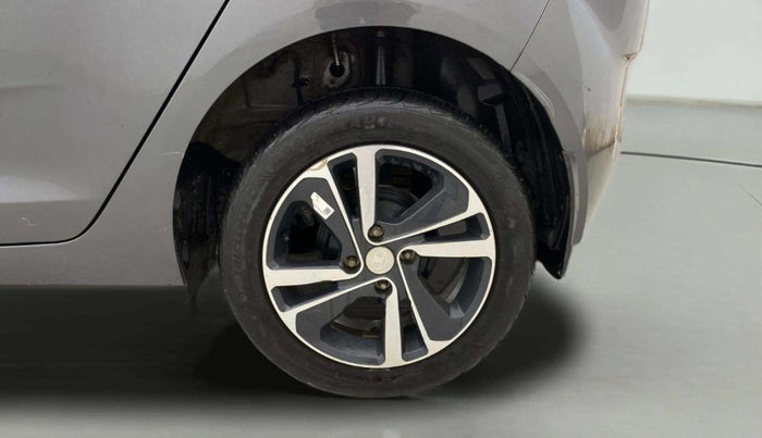 2024 Tata ALTROZ XZ CNG, CNG, Manual, 27,773 km, Left Rear Wheel