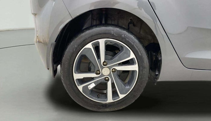 2024 Tata ALTROZ XZ CNG, CNG, Manual, 27,773 km, Right Rear Wheel