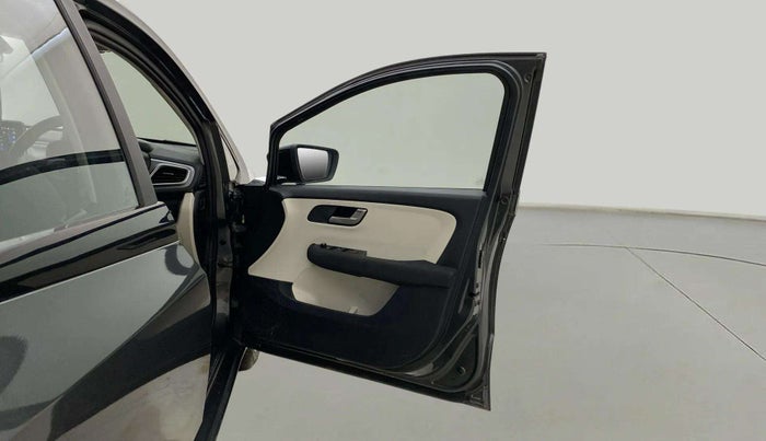 2024 Tata ALTROZ XZ CNG, CNG, Manual, 27,773 km, RHS Front Door