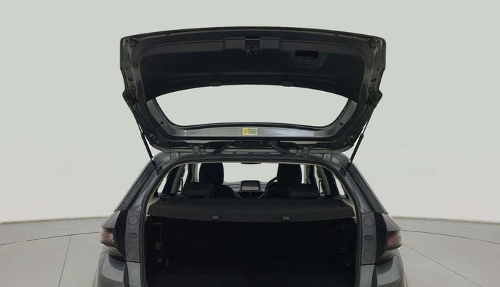 2024 Tata ALTROZ XZ CNG, CNG, Manual, 27,773 km, Boot Door Open