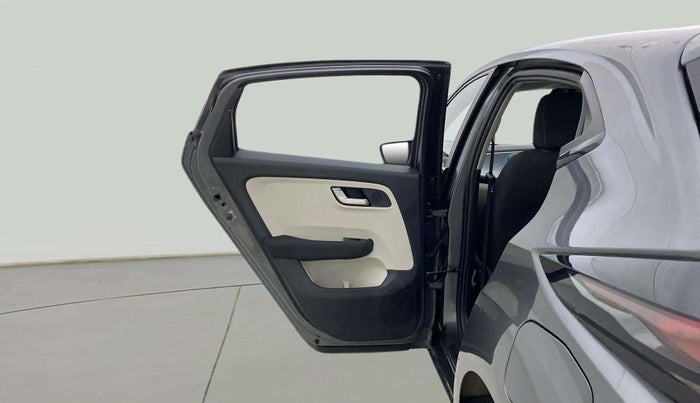 2024 Tata ALTROZ XZ CNG, CNG, Manual, 27,773 km, LHS Rear Door
