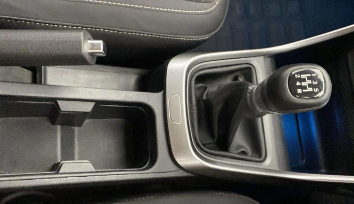 2024 Tata ALTROZ XZ CNG, CNG, Manual, 27,773 km, Gear Lever