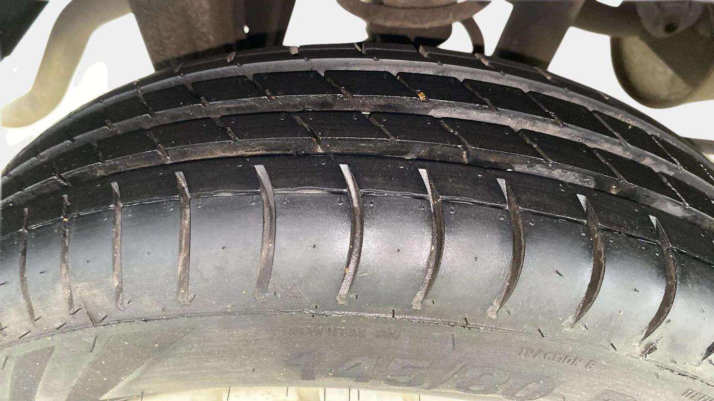 2015 Maruti Alto 800 LXI, Petrol, Manual, 13,603 km, Right Rear Tyre Tread