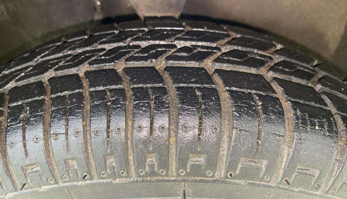 2015 Maruti Alto 800 LXI, Petrol, Manual, 13,603 km, Right Front Tyre Tread