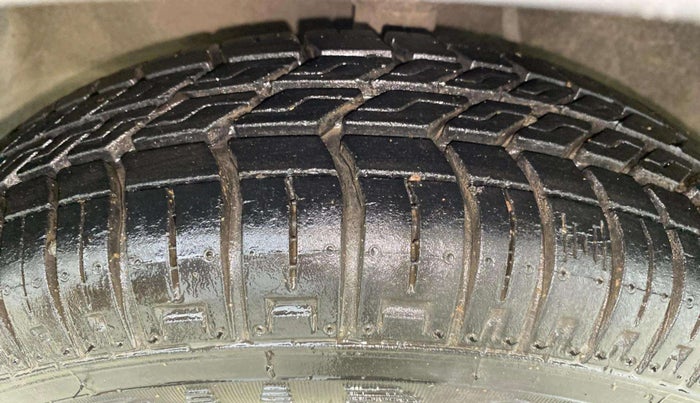 2015 Maruti Alto 800 LXI, Petrol, Manual, 13,603 km, Left Front Tyre Tread
