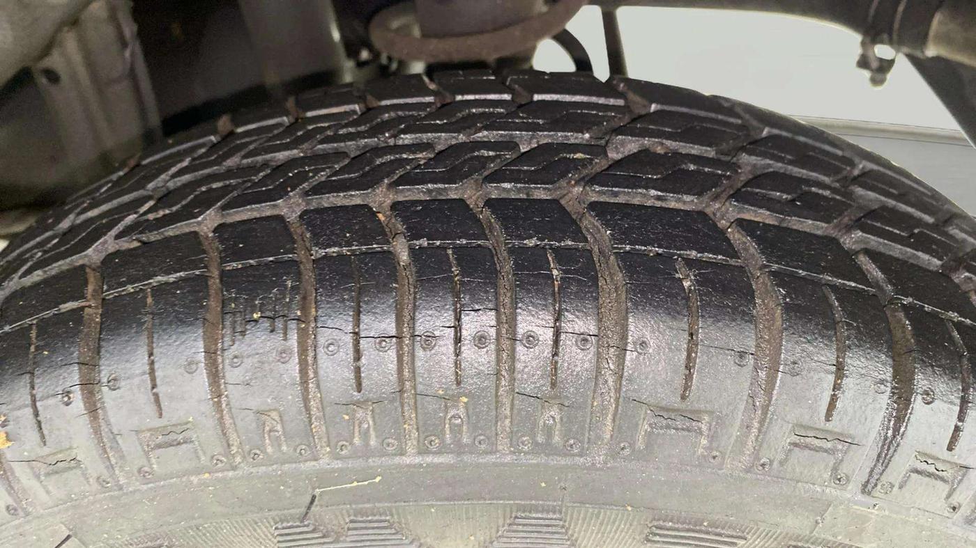 2015 Maruti Alto 800 LXI, Petrol, Manual, 13,603 km, Left Rear Tyre Tread