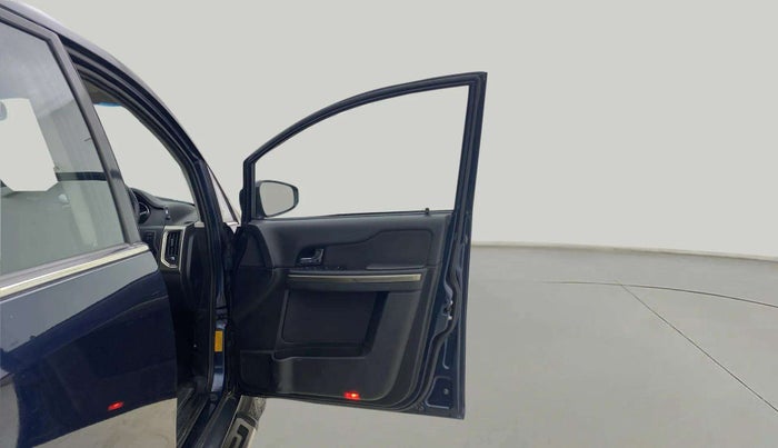 2018 Tata Hexa XM 4X2 7 STR, Diesel, Manual, 1,32,386 km, RHS Front Door
