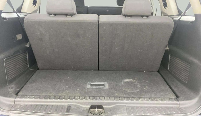 2018 Tata Hexa XM 4X2 7 STR, Diesel, Manual, 1,32,386 km, Boot Inside