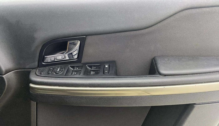 2018 Tata Hexa XM 4X2 7 STR, Diesel, Manual, 1,32,386 km, Driver Side Door Panels Control