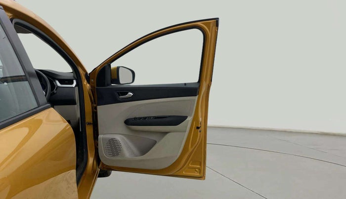 2020 Renault TRIBER RXZ AMT, Petrol, Automatic, 40,001 km, RHS Front Door