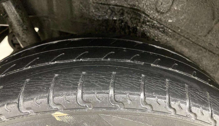 2017 Maruti Wagon R 1.0 VXI (O) AMT, Petrol, Automatic, 42,687 km, Right Rear Tyre Tread