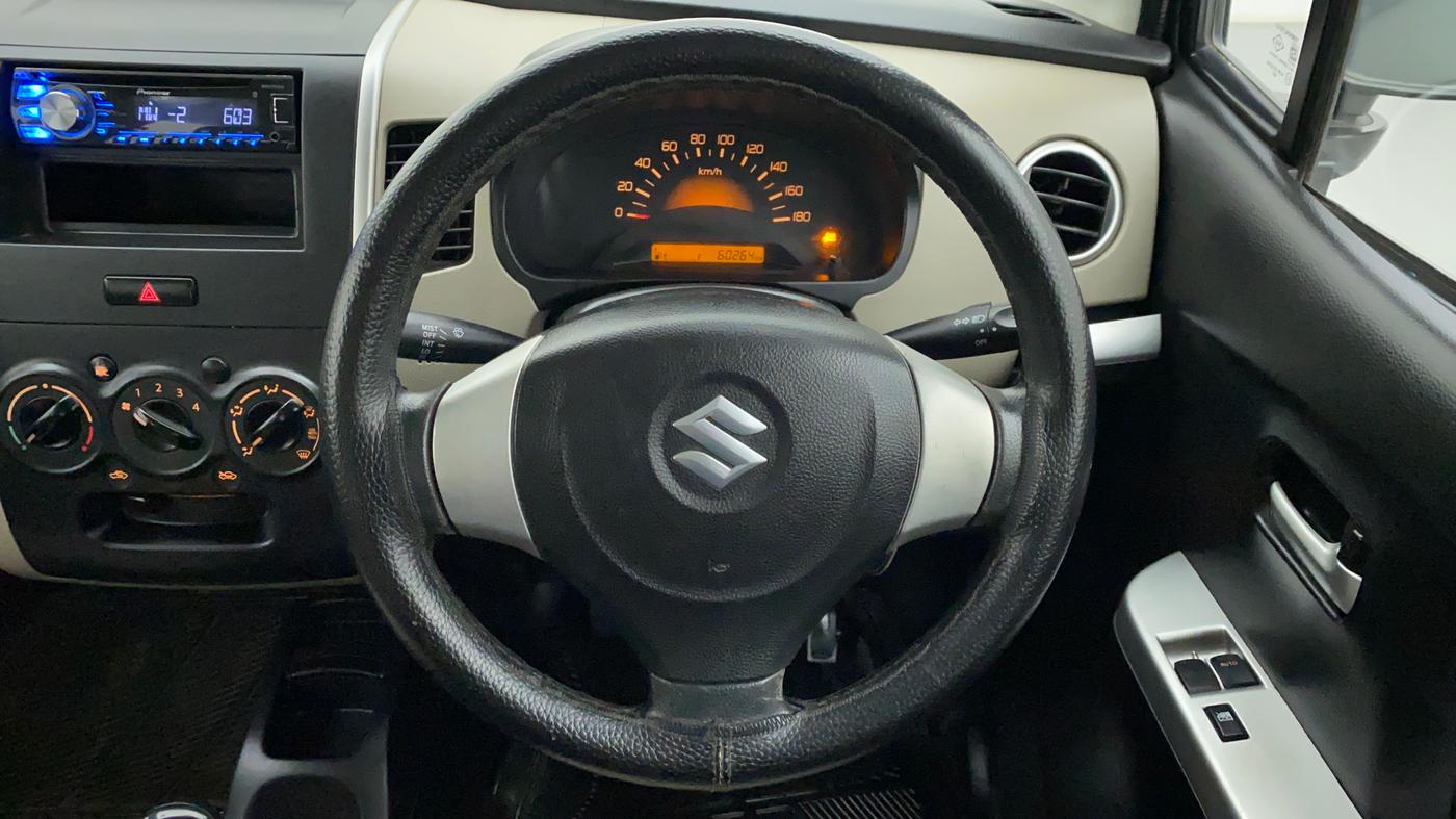 2016 Maruti Wagon R 1.0 LXI CNG, CNG, Manual, 60,307 km, Steering Wheel Close Up