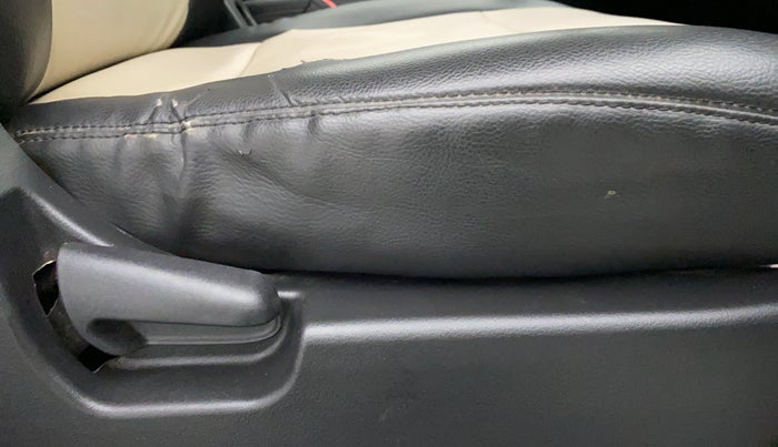 2016 Maruti Wagon R 1.0 LXI CNG, CNG, Manual, 60,307 km, Driver Side Adjustment Panel