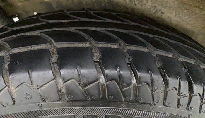2016 Maruti Wagon R 1.0 LXI CNG, CNG, Manual, 60,307 km, Right Front Tyre Tread